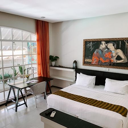 Hotel Casa Artista By Kresna Hospitality à Seminyak Extérieur photo