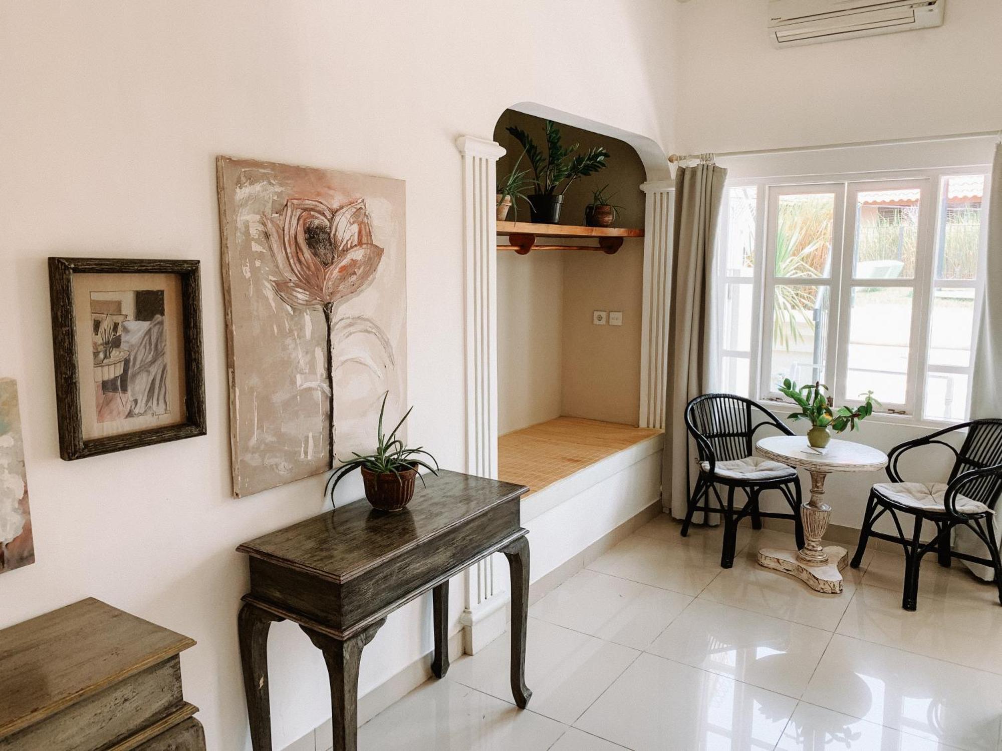 Hotel Casa Artista By Kresna Hospitality à Seminyak Extérieur photo