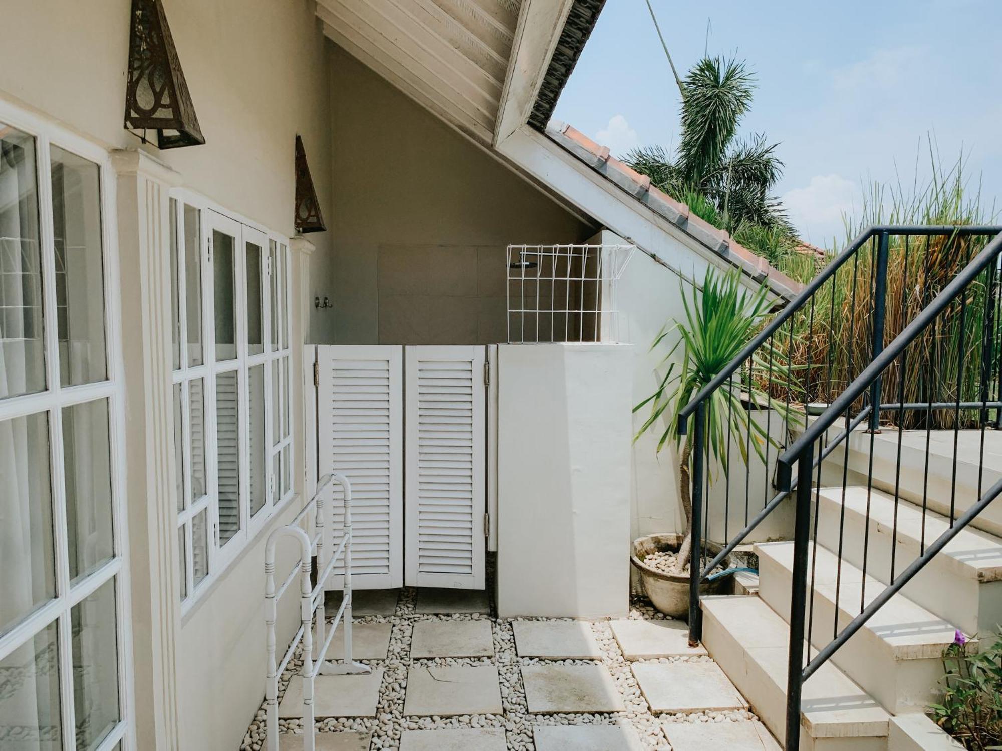 Hotel Casa Artista By Kresna Hospitality à Seminyak Extérieur photo